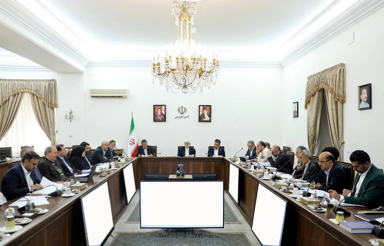 عارف: برنامه دولت جبران عقب‌ماندگی در حوزه فناوری‌های نوین است
